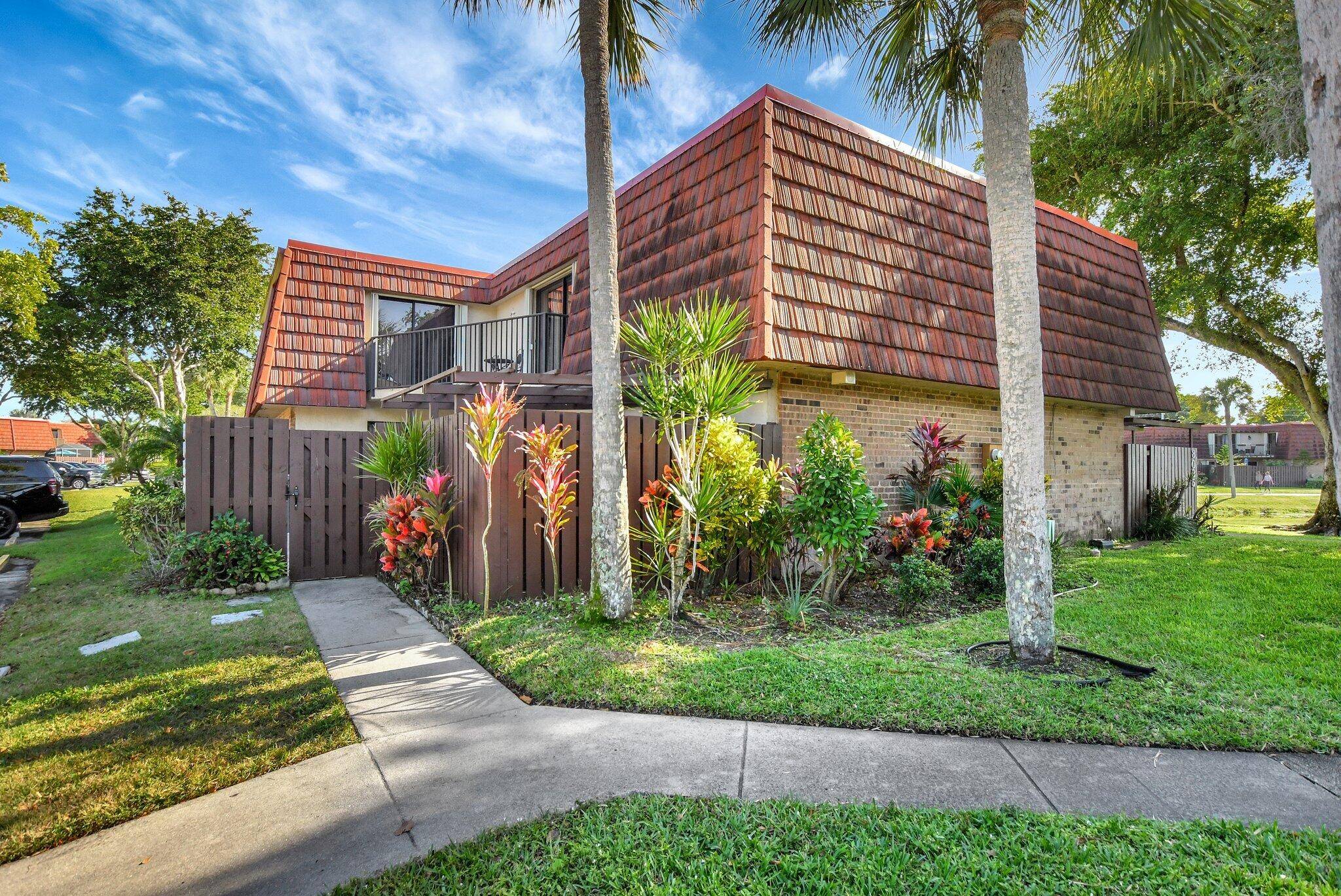 8033 Boca Rio DR, Boca Raton, FL 33433