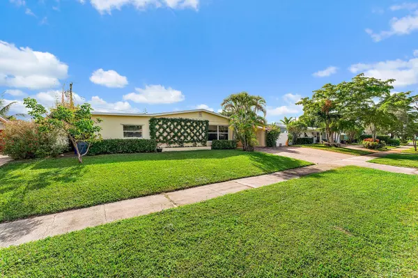 North Palm Beach, FL 33408,528 Captains RD