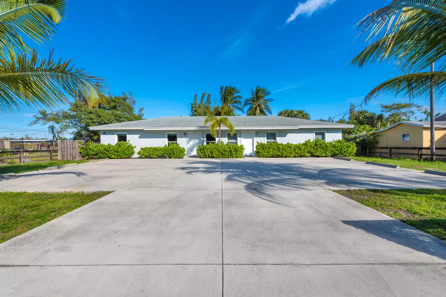 2449 Saranac AVE, West Palm Beach, FL 33409