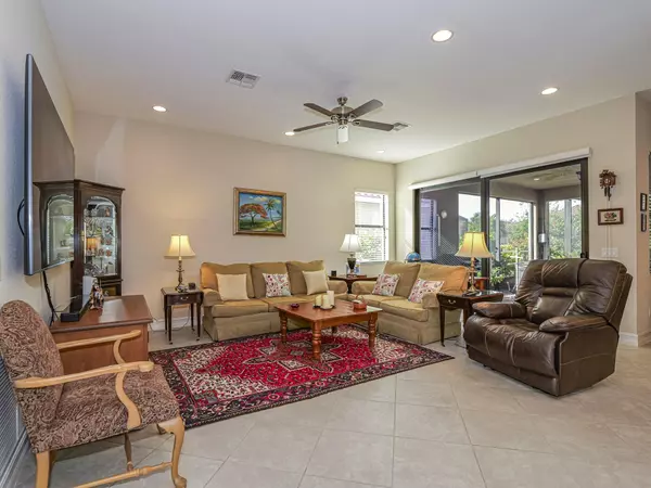 Vero Beach, FL 32967,5581 51st AVE