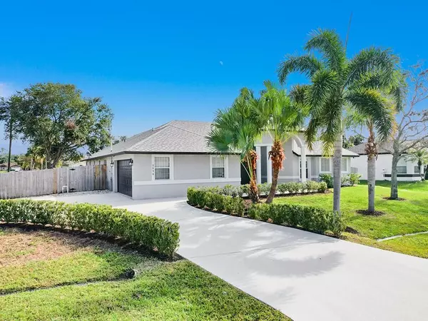 Port Saint Lucie, FL 34953,2598 SW National CIR