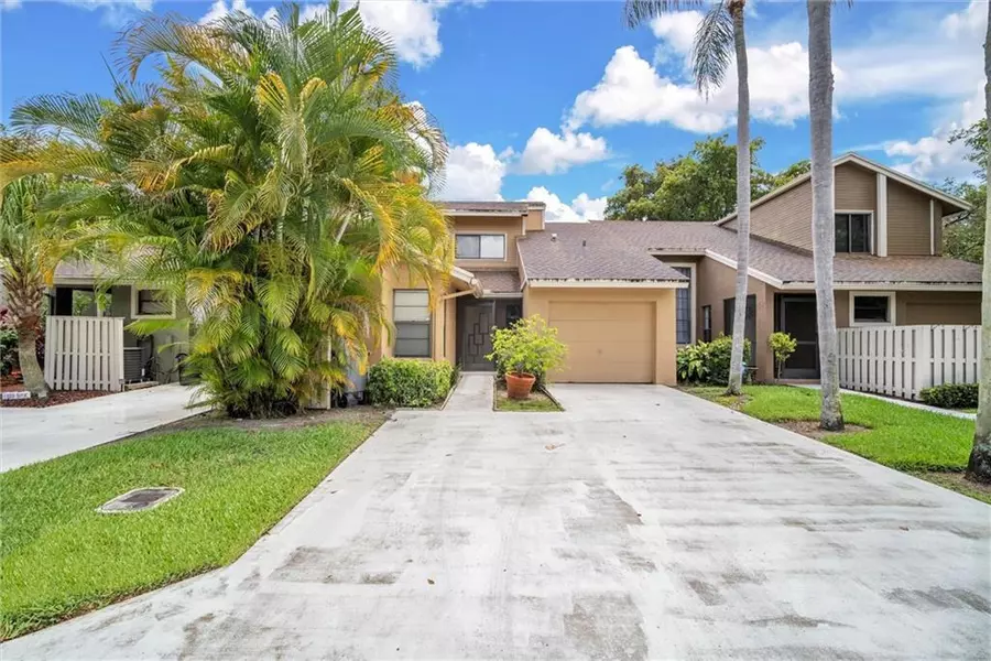 22336 Woodspring DR, Boca Raton, FL 33428