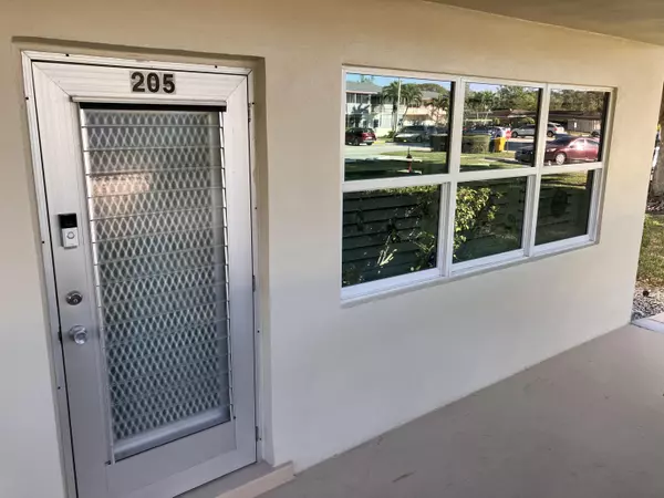 205 Camden I, West Palm Beach, FL 33417