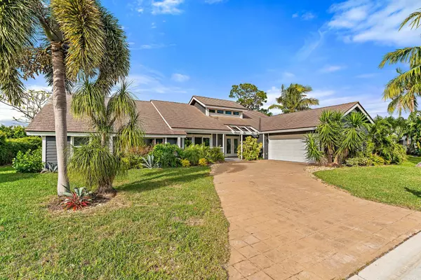 10440 SE Jupiter Narrows DR, Hobe Sound, FL 33455