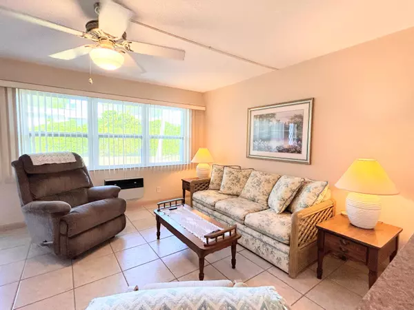 Boynton Beach, FL 33435,200 Horizons W 110