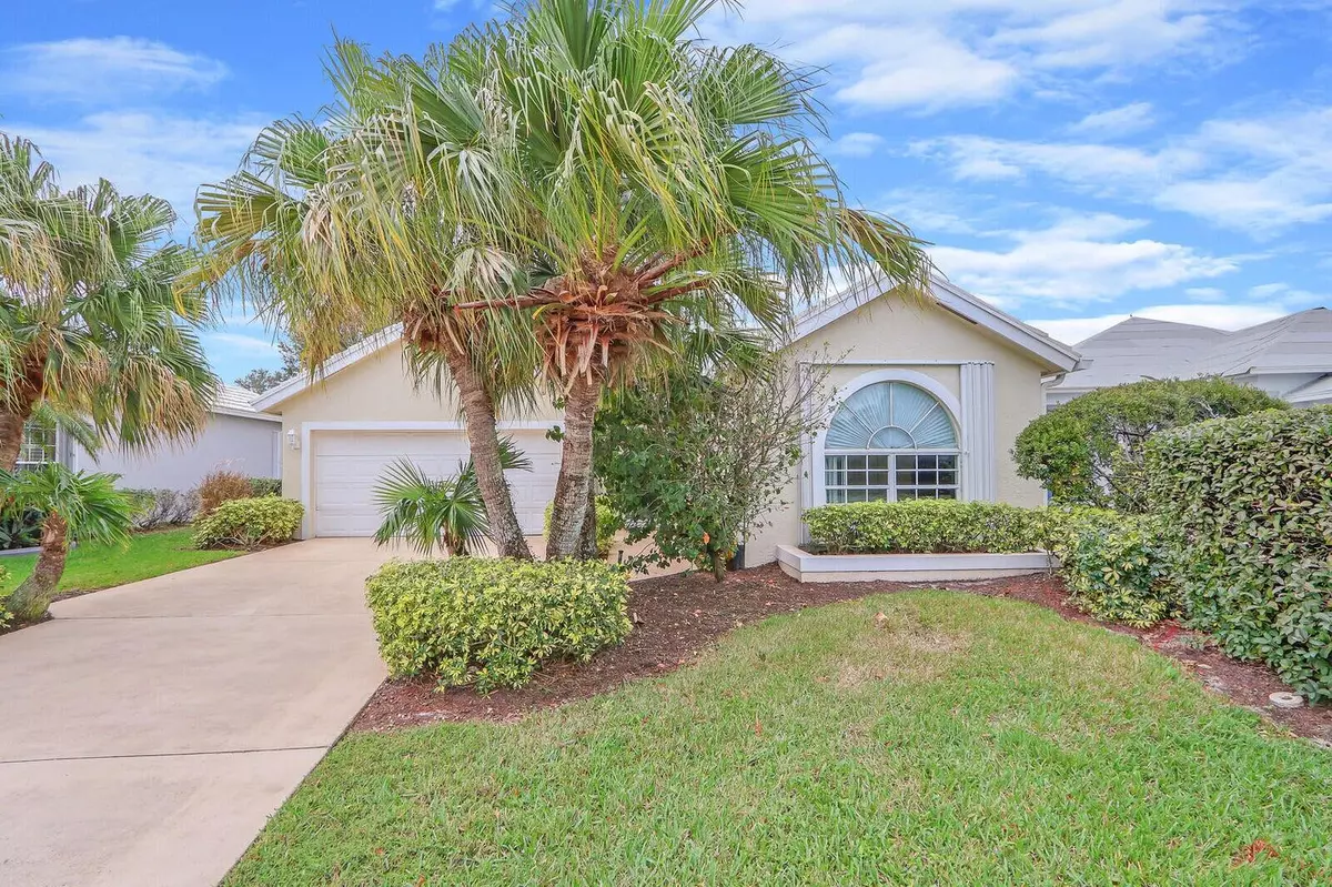 Port Saint Lucie, FL 34986,442 SW Fairway Vista