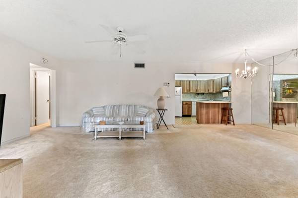 Greenacres, FL 33463,303 Pine Ridge CIR C-2