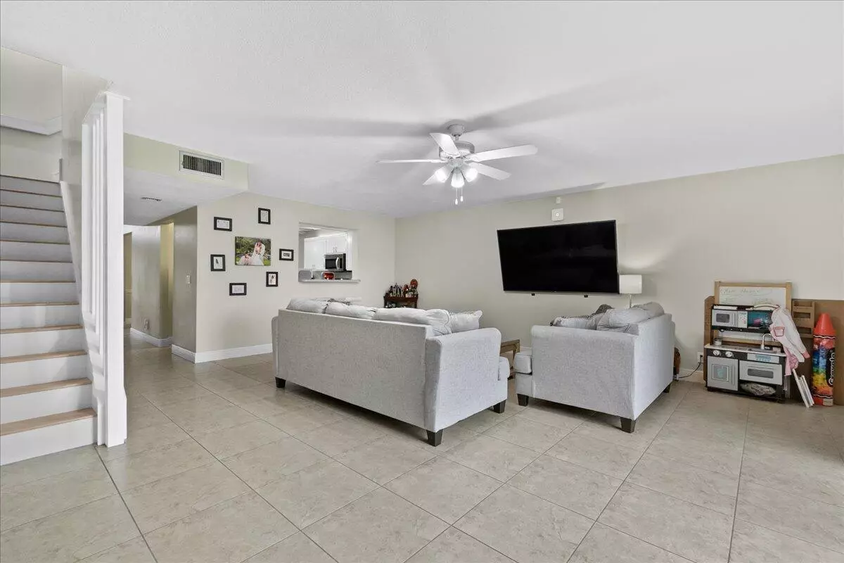 Jupiter, FL 33458,62 Maplecrest CIR