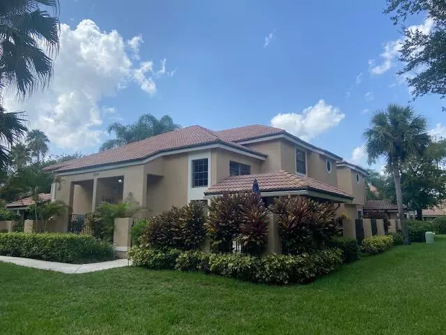 364 Prestwick 4 CIR 4, Palm Beach Gardens, FL 33418