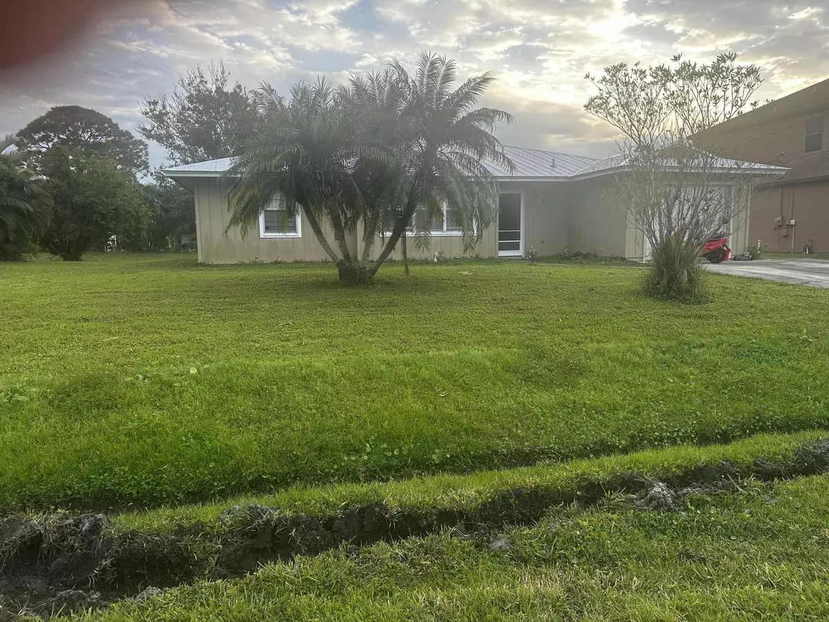 Port Saint Lucie, FL 34953,1226 SW Emerald AVE