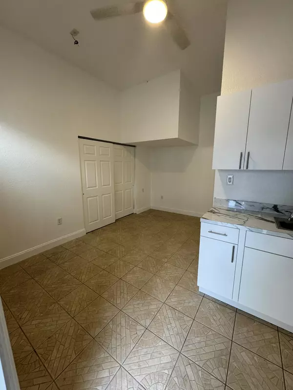 Hialeah, FL 33018,17296 NW 88th CT Studio