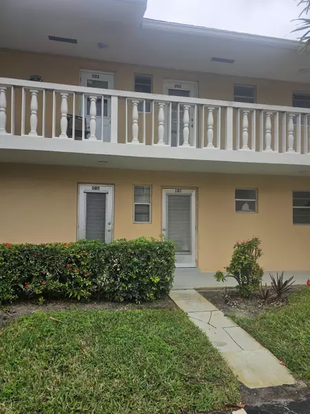 2214 NE 1st WAY 102, Boynton Beach, FL 33435