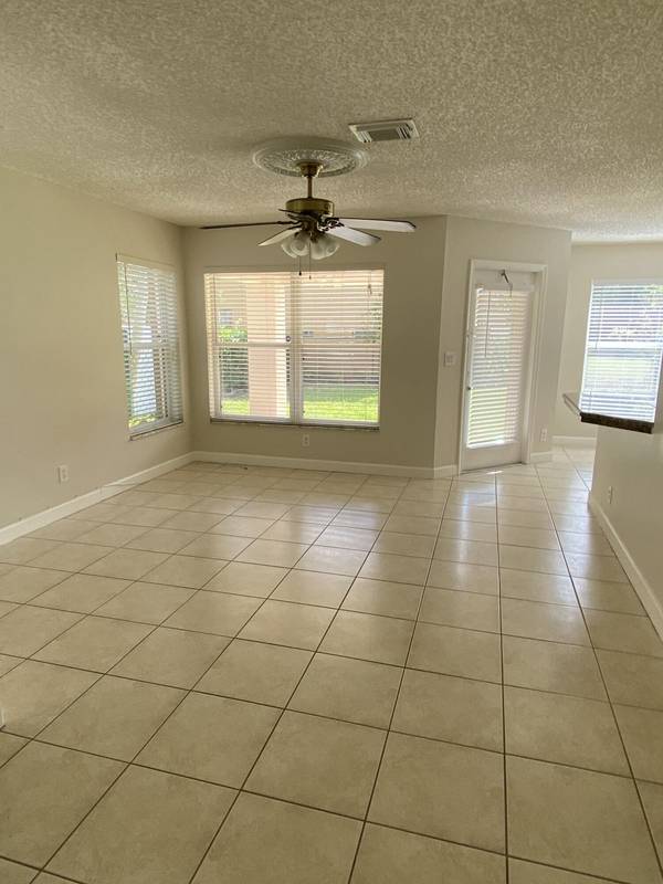 Lake Worth, FL 33463,6433 Willoughby CIR