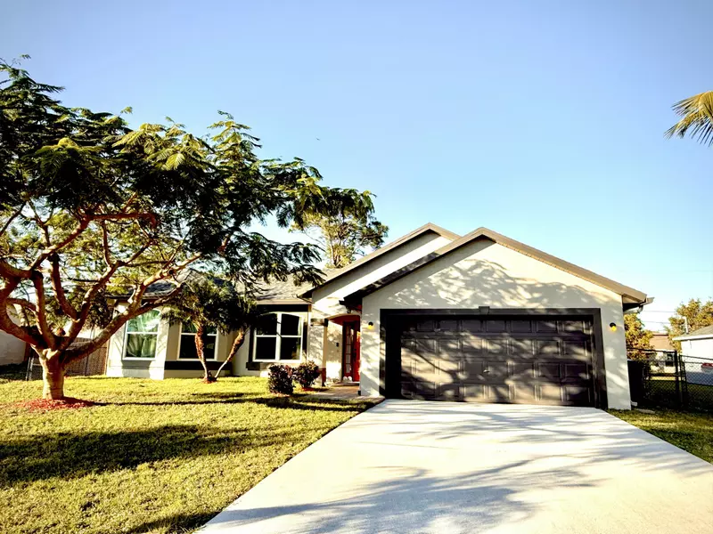 1137 SW Bellevue AVE, Port Saint Lucie, FL 34953