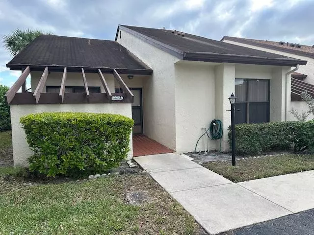 Lake Worth, FL 33467,7662 Bend CT A