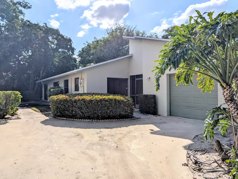 2454 NW 9th ST, Delray Beach, FL 33445