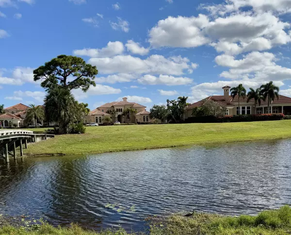 Port Saint Lucie, FL 34984,107 SE Mira Lavella