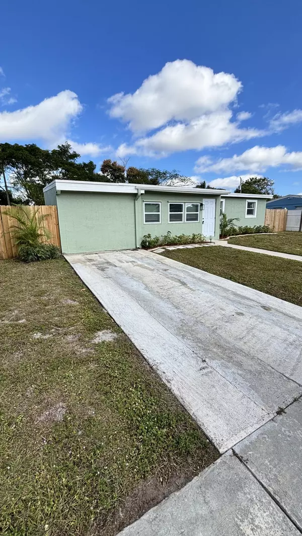 Lake Worth, FL 33462,3945 Ocala RD