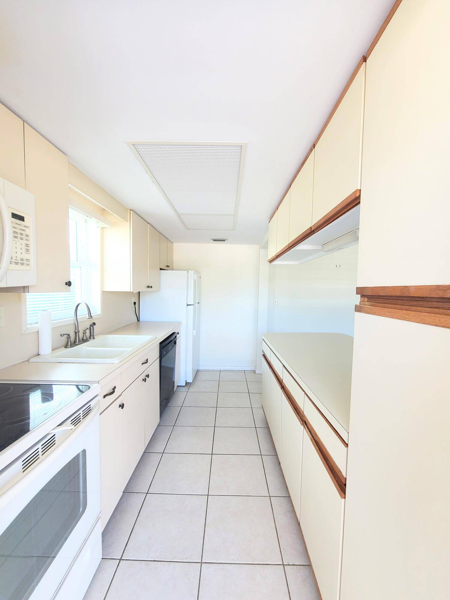 Ocean Ridge, FL 33435,5505 N N Ocean BLVD 2-201