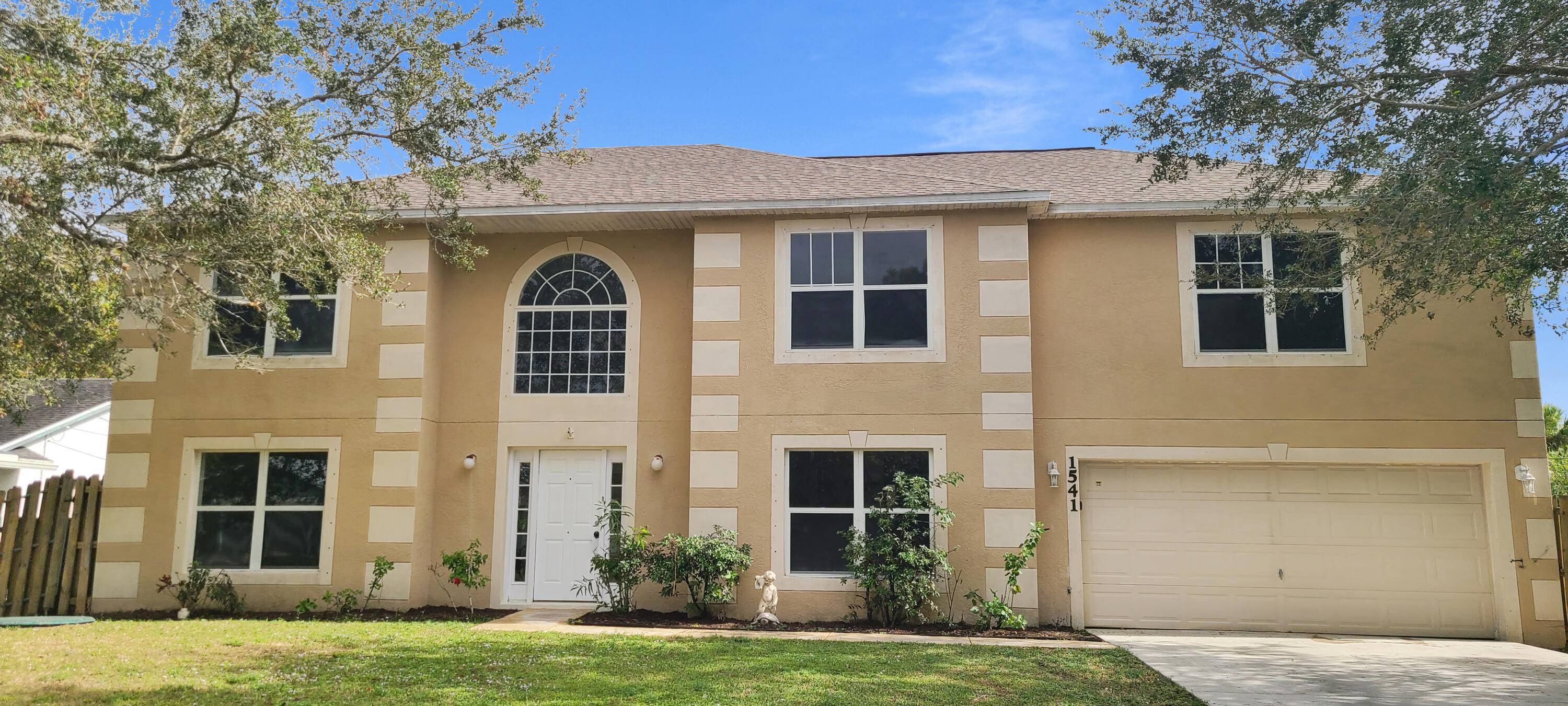 1541 SE Crown ST, Port Saint Lucie, FL 34983