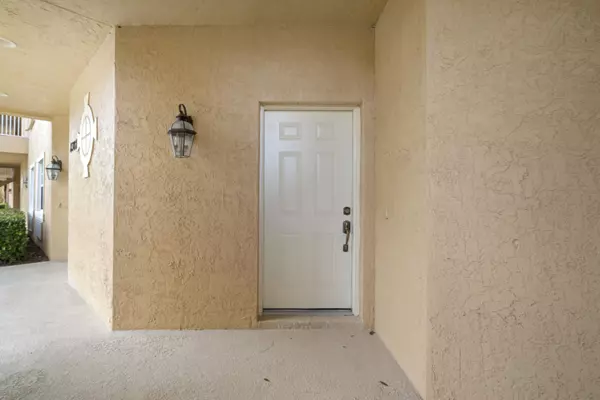 Port Saint Lucie, FL 34986,8302 Mulligan CIR 2213