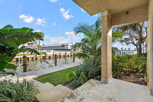 1145 Lake Shore DR 101, Lake Park, FL 33403