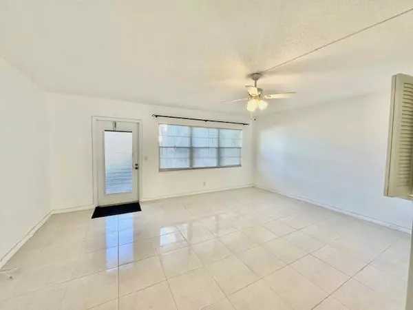 Boca Raton, FL 33434,55 Fanshaw B