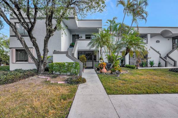 159 Lakeview DR 101, Weston, FL 33326