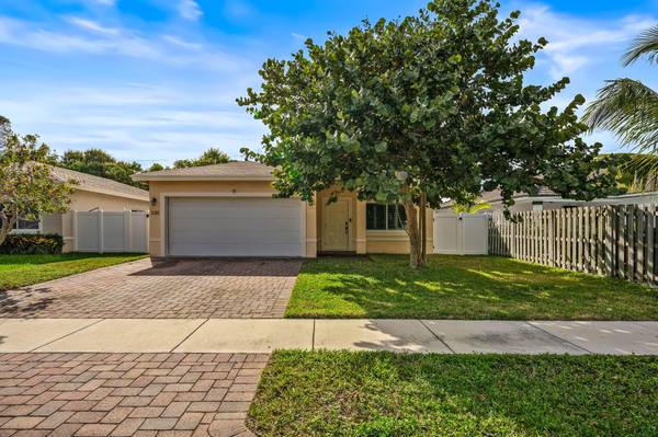 330 Reigle AVE, Delray Beach, FL 33444