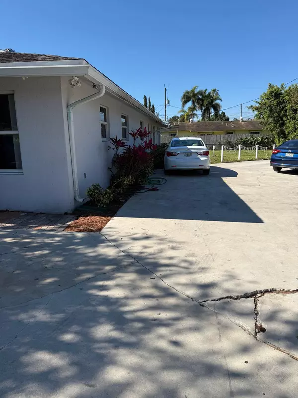 Lake Worth, FL 33461,4431 Melvin RD A