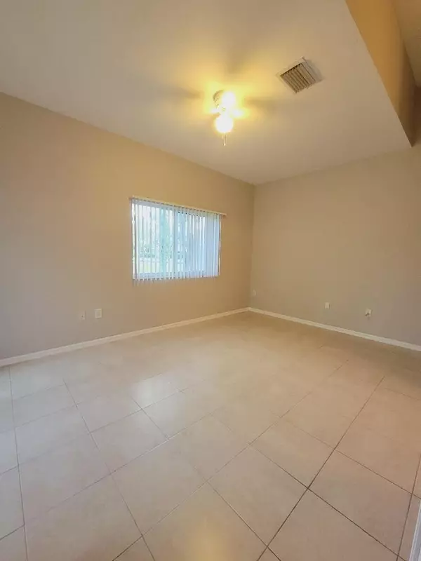 Royal Palm Beach, FL 33411,230 Crestwood CIR 103