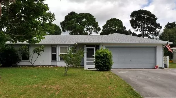 2737 SE Helms AVE, Port Saint Lucie, FL 34952