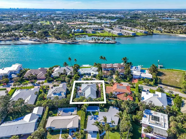 Jupiter Inlet Colony, FL 33469,129 Lighthouse DR