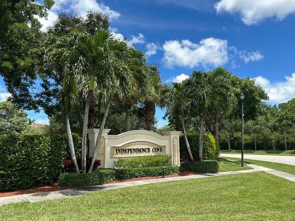 800 Imperial Lake RD, West Palm Beach, FL 33413