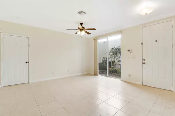 Port Saint Lucie, FL 34952,2581 SE Pineland DR