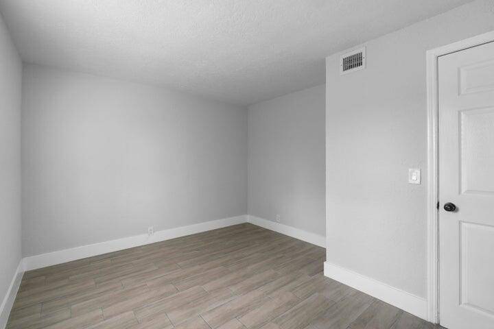 Riviera Beach, FL 33404,2915 N Avenue AVE