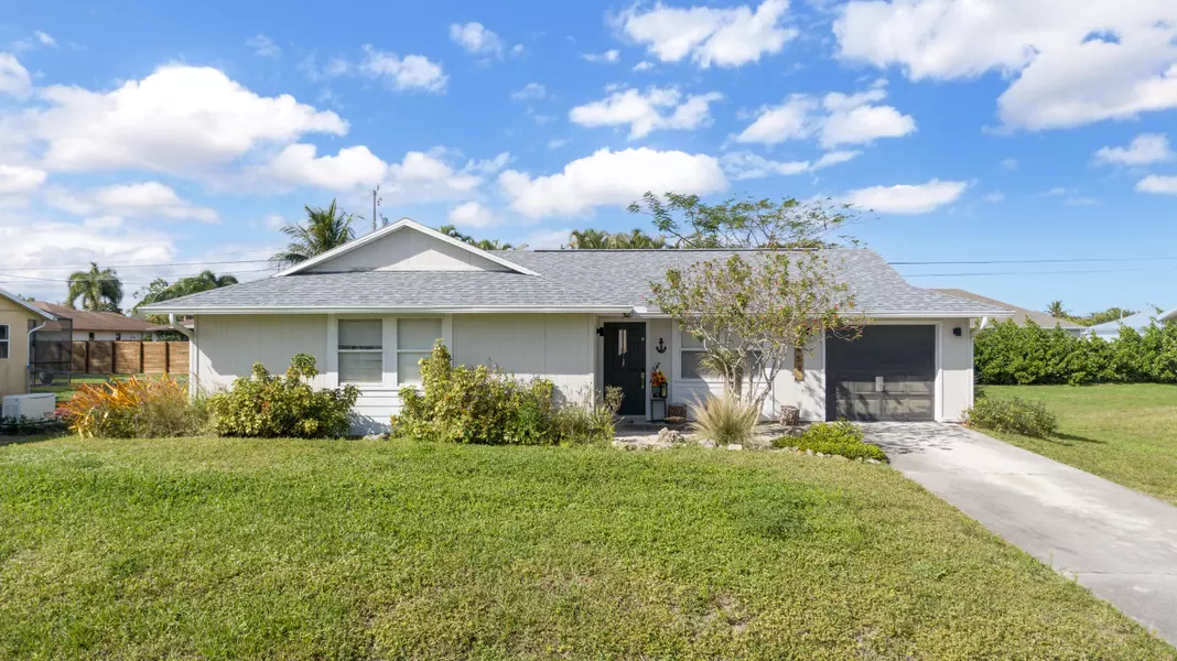 454 SE Cork RD, Port Saint Lucie, FL 34984