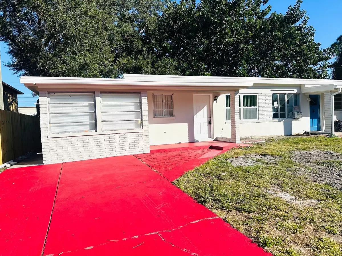 Fort Pierce, FL 34950,616 S 6th ST