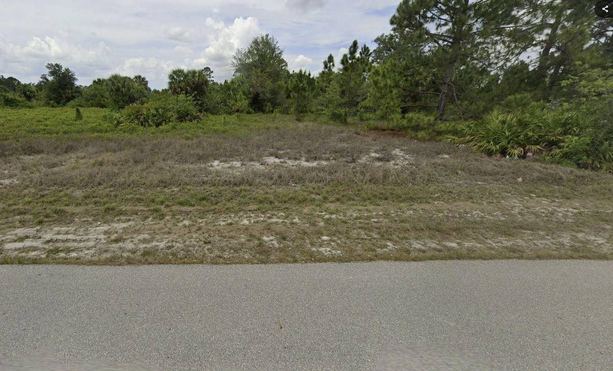 Lehigh Acres, FL 33974,656 S Valley AVE