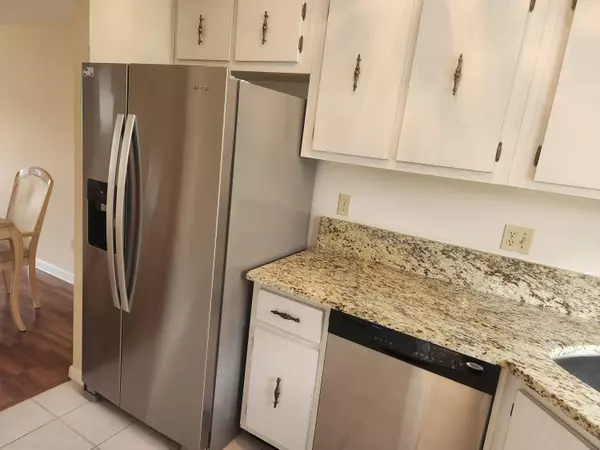 Tequesta, FL 33469,18081 SE Country Club DR 41