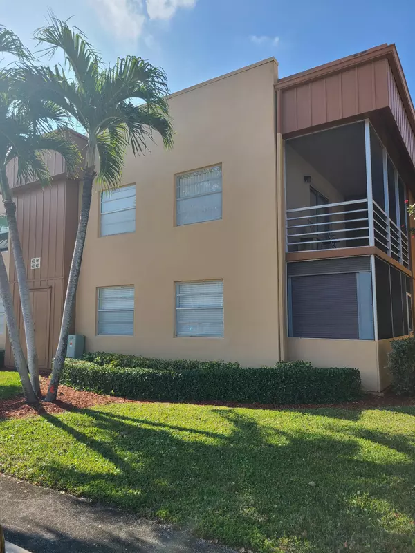 437 Flanders J, Delray Beach, FL 33484