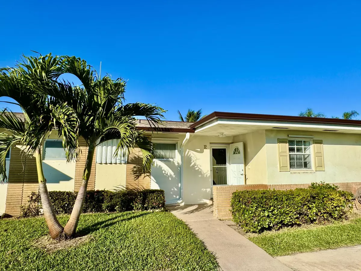 West Palm Beach, FL 33415,2864 E E Crosley DR E
