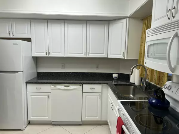 Jupiter, FL 33469,18081 SE Country Club DR 7-69