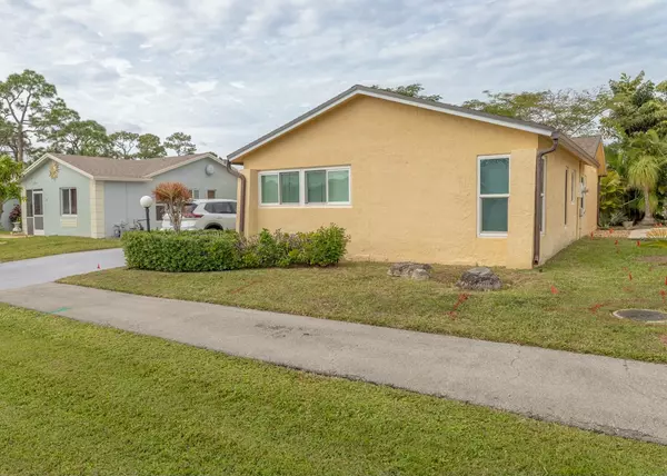 Lake Worth, FL 33467,7311 N N Pine Park DR