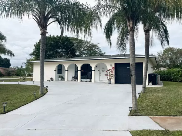 Port Saint Lucie, FL 34983,234 NE Surrey ST