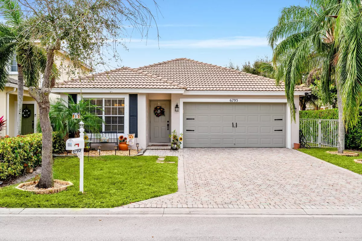 Lake Worth, FL 33463,6793 Hendry DR