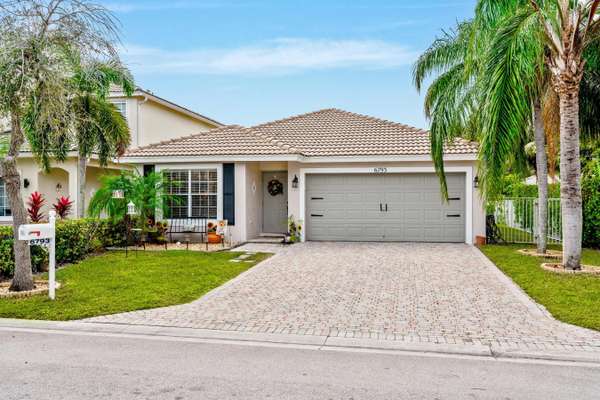 Lake Worth, FL 33463,6793 Hendry DR