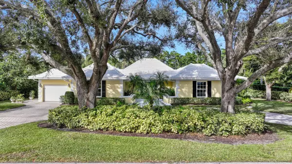 13 Country RD, Village Of Golf, FL 33436