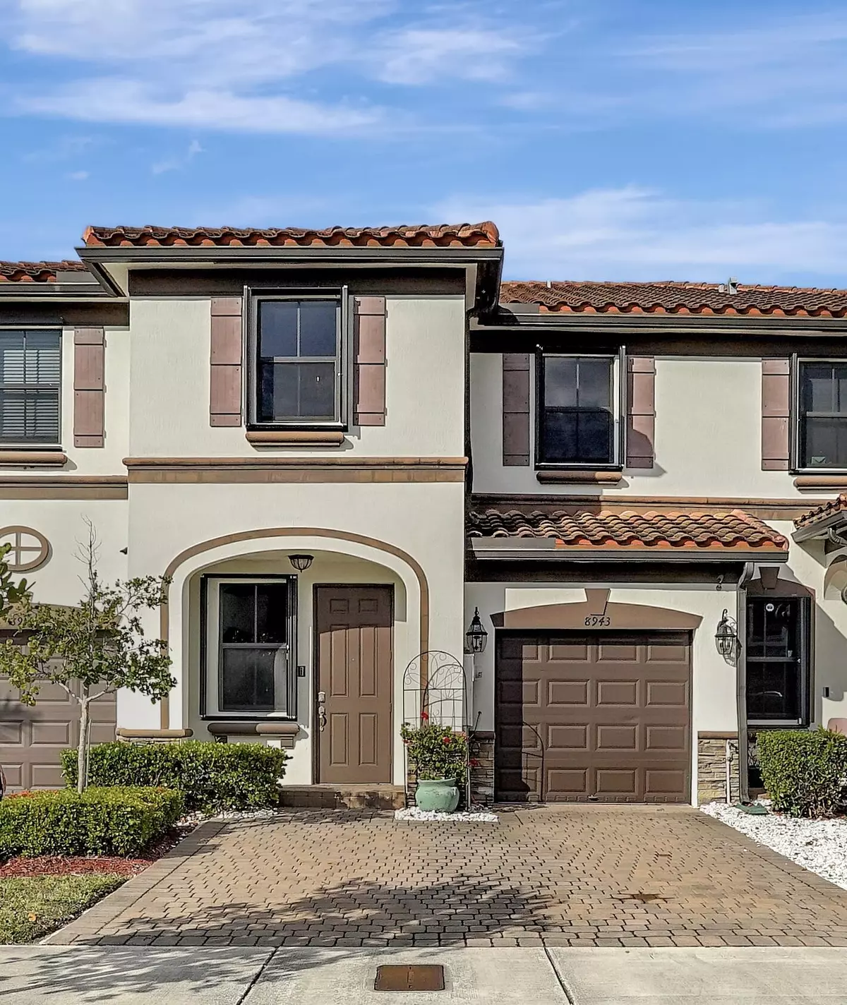 Hialeah, FL 33018,8943 NW 183rd ST