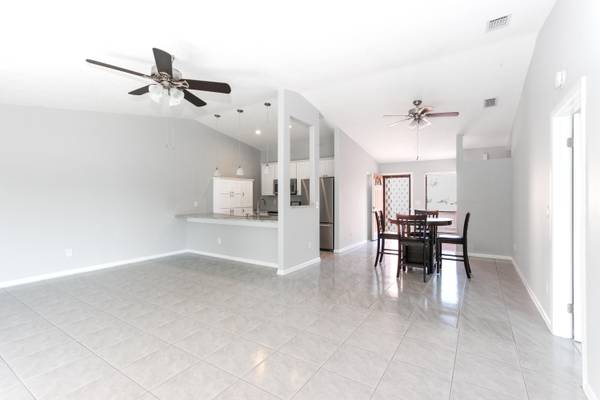 Boynton Beach, FL 33426,17 Winchmore LN